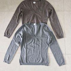 Two light v-neck jumpers from Camaieu grey & brown marl slim fit size. S/M