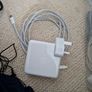Apple USB charger Image 3