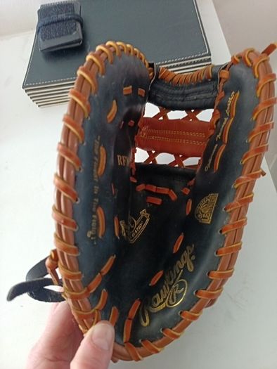 right handed baseball glove