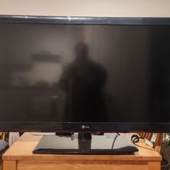 LG 42 inches HD TV