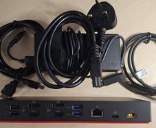 Lenovo ThinkPad 40AF Hybrid USB-C with USB-A Dock 135W UK power plug