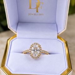 Diamond ring / Engagement ring