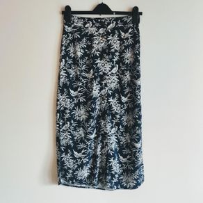 Oasis navy pattern button midi skirt - Like new