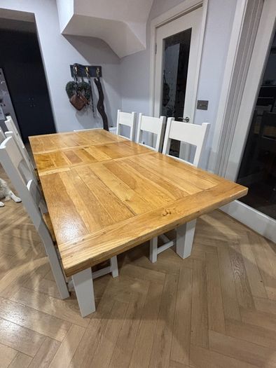 Solid Oak Extendable Dining Table & 6 Chairs - off white/cream