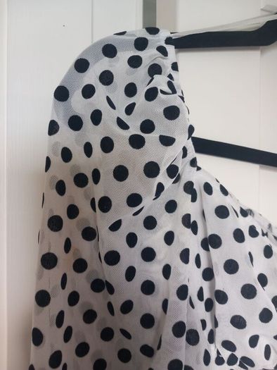 Size 10 White with black polka dot top