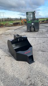 Concrete bucket