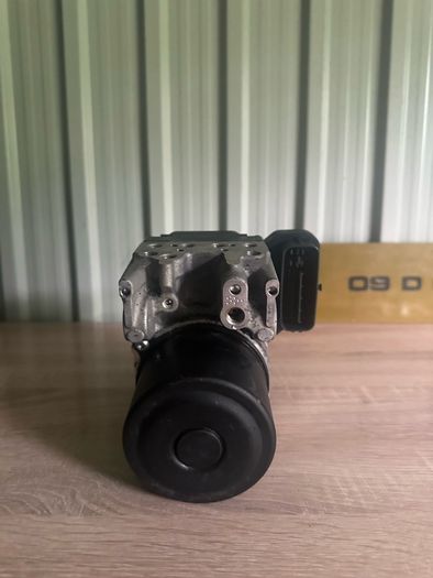 lexus is220d ABS Pump Controller