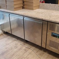Pizza/sandwich prep counter