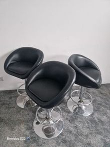 Black Swivel Bar Stool with Chrome Base Good Condition
