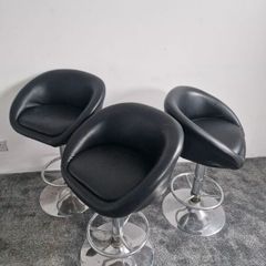 Black Swivel Bar Stool with Chrome Base Good Condition
