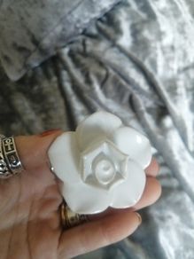 white ceramic flower knob