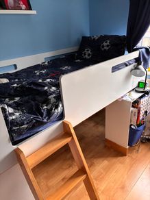 Mid sleeper bed