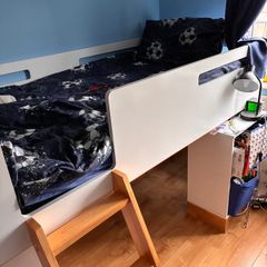 Mid sleeper bed