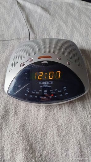 Roberts CR9961 3-band Digital Alarm Clock Radio