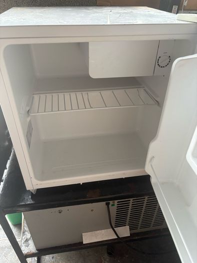 Small white Fridge With Ice Compartment For Sale