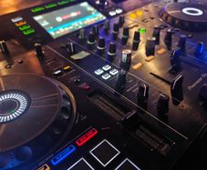 Pioneer XDJ-RX2 All in One DJ Controller