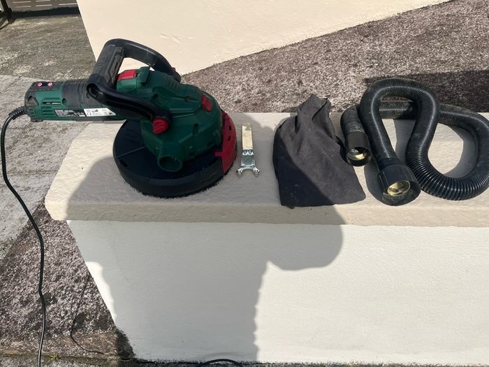 Wall and floor sander