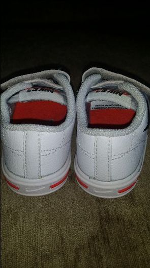Nike girls' leather first walking runners size UK4 EU20 Perfect condition Postage included