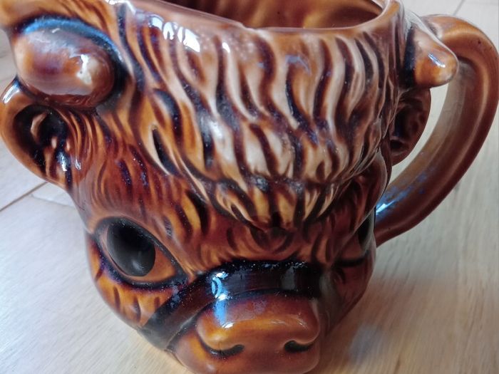 Vintage Jersey Bull Creamers  ( An Tseapain Tir A Dheanta )