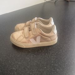 Veja girls trainers