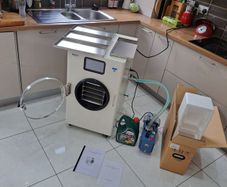 HFD4 Vacuum Freeze Dryer 4 to 6kg Capacity Complete Setup