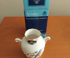 Aynsely  small vase in original box