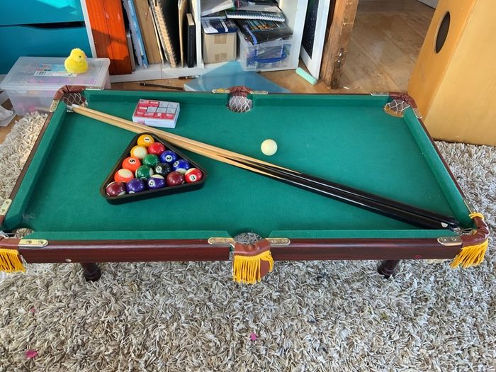 Tabletop snooker set