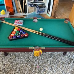 Tabletop snooker set