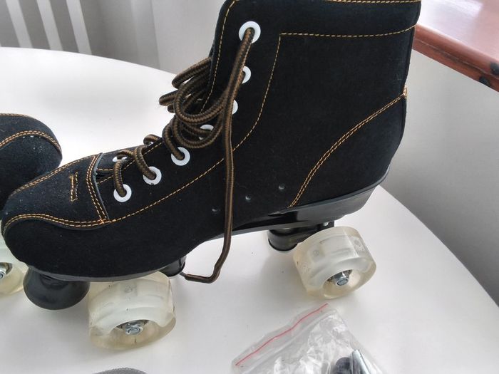 Retro Roller Skates & Bag