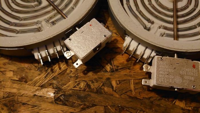 Set of cooker rings for ceramic hob