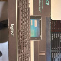 Logitech K780 Multi-Device Keyboard