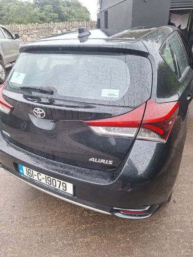 Black Toyota Auris 2016