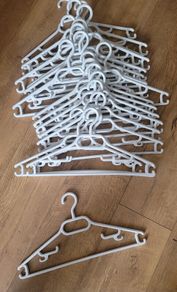 White Plastic Hangers for Dresses, Coats, Shirts, Skirts or Trousers 20 Pieces