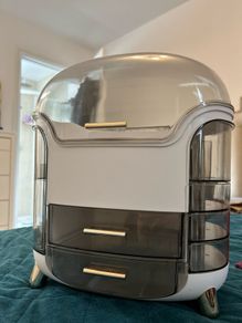 Makeup Vanity