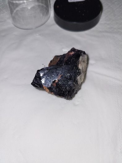 Fluorite black rose uv reactive