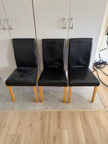 Coffee table and leather chairs