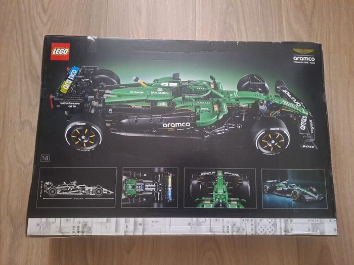LEGO Technic 42240 Aston Martin Aramco AMR25 F1