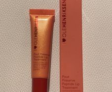Ole Henriksen Pout Preserve Peptide Lip Treatment 12ml shade strawberry sorbet glimmer
