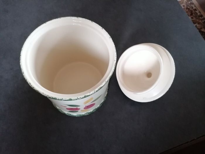 Jar with Lid