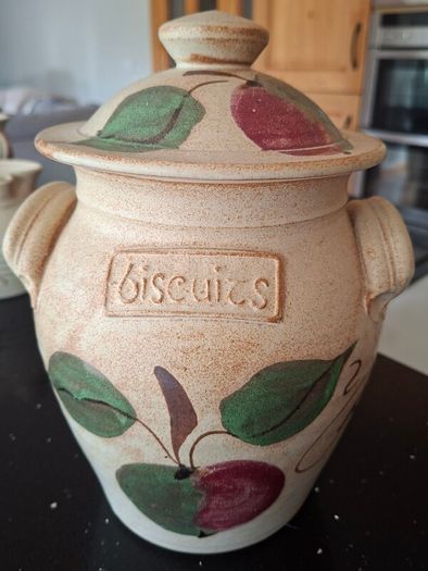 Ballydougan Pottery - Apple design - Hand painted