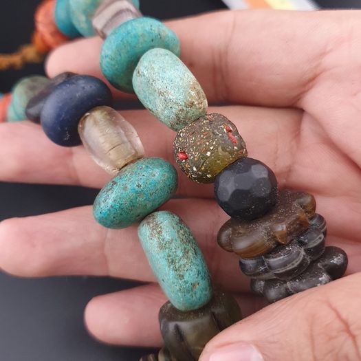 Vintage Turqouise Color Old Resin & Glass Beads Necklace