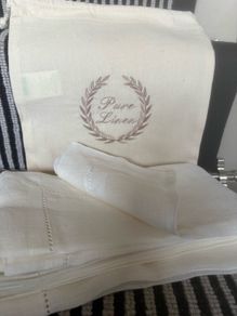 New set of six 100% linen 50cm x 50cm Hemstitch napkins in storage bag