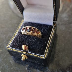 9ct gold ruby ring