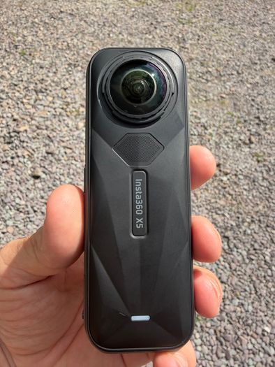 Insta360 X5 - Essentials Bundle (Complete Kit)