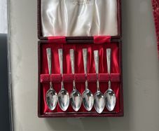 The Cutlery . Silver plated tea spoons set
