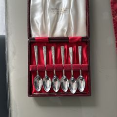 The Cutlery . Silver plated tea spoons set