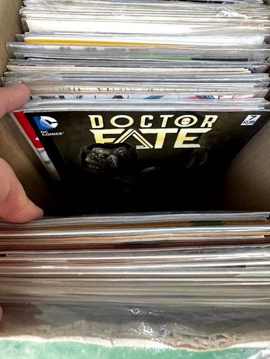 Marvel, DC & Indie Medium Comic Box w 180 comics for Sale