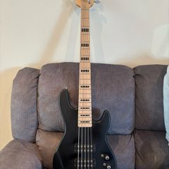 G&L L2500