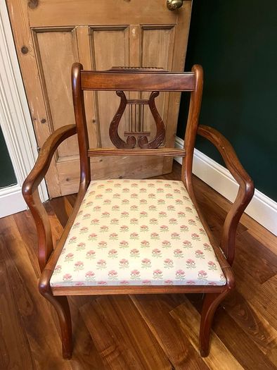 Edwardian Oval Dining Table and 6 chairs