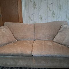 Matching couches 4 seater and 3 seater